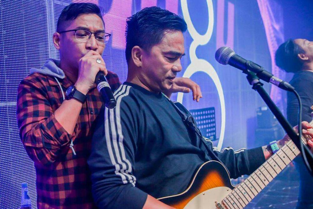 instagram.com/ungu_band
