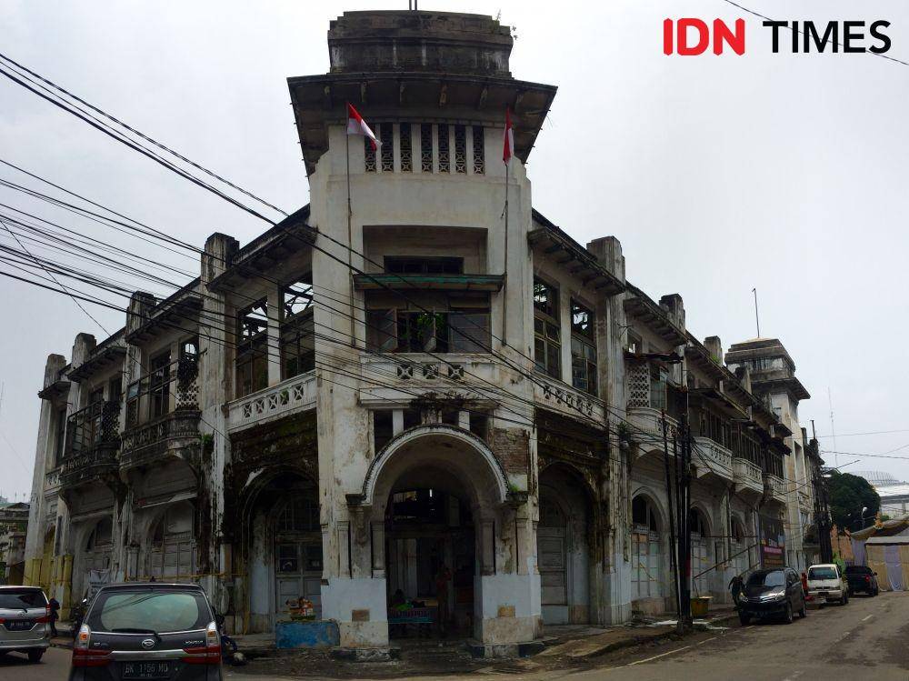 Sengketa gedung tua Warenhuis mulai masuk di persidangan (IDN Times/Prayugo Utomo)