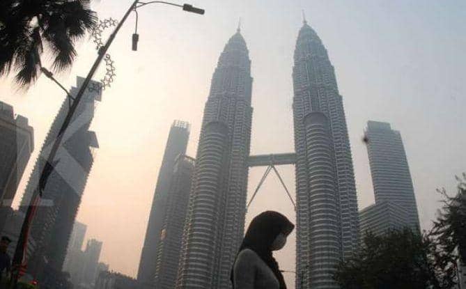 (Ilustrasi kabut asap di Kuala Lumpur) ANTARA FOTO/Raifuddin Abdul Rahman
