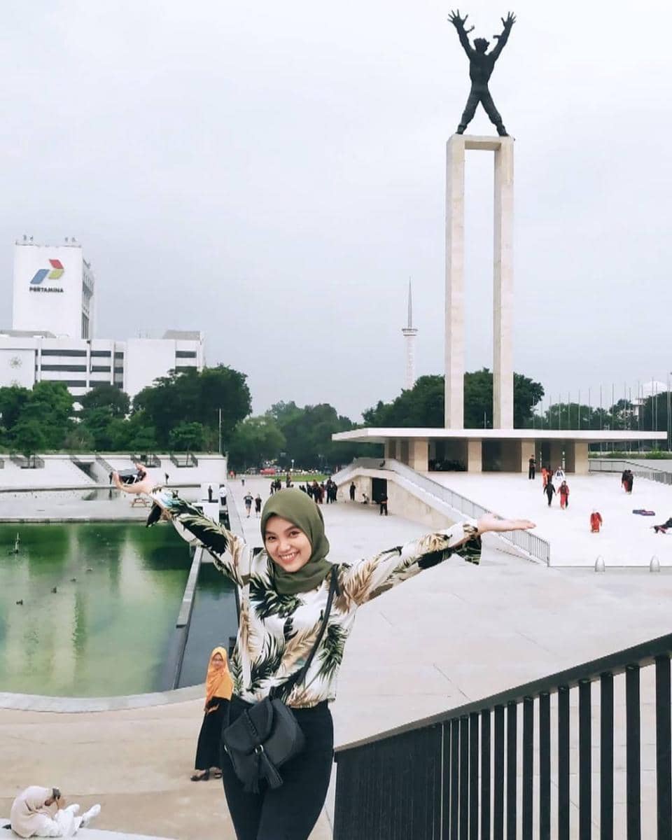 instagram.com/lintangcahyapertiwi