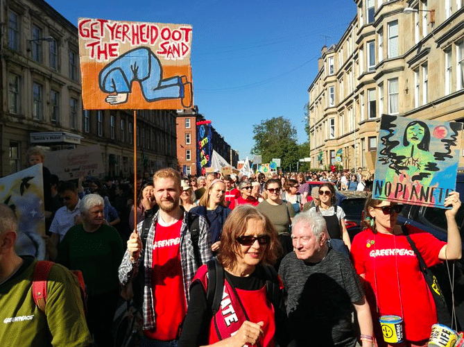 Warga Skotlandia memenuhi jalanan untuk melakukan #ClimateStrike pada 20 September 2019. twitter.com/GreenpaceGlas