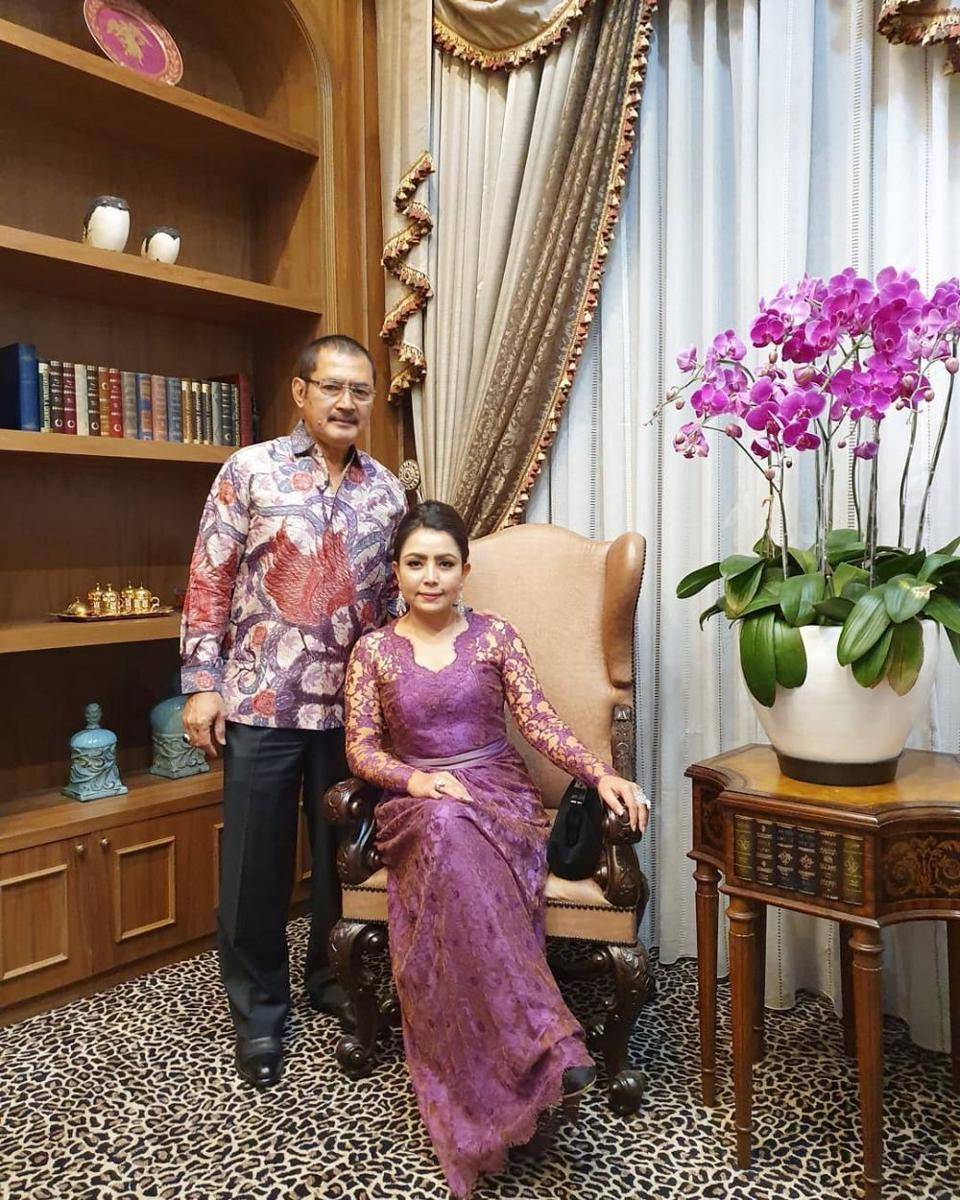 Instagram.com/mayangsaritrihatmodjoreal