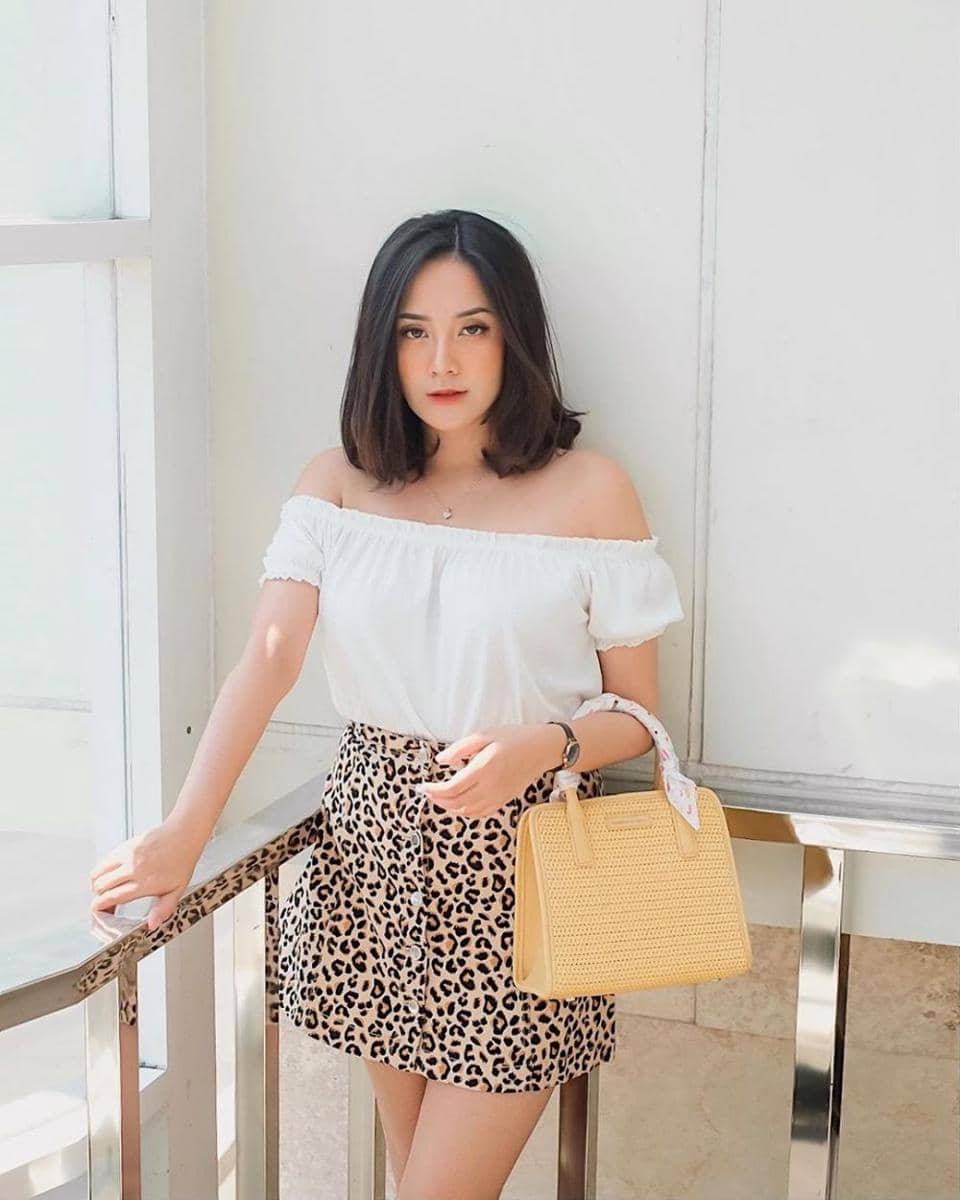 instagram.com/Gina Meidina Putri