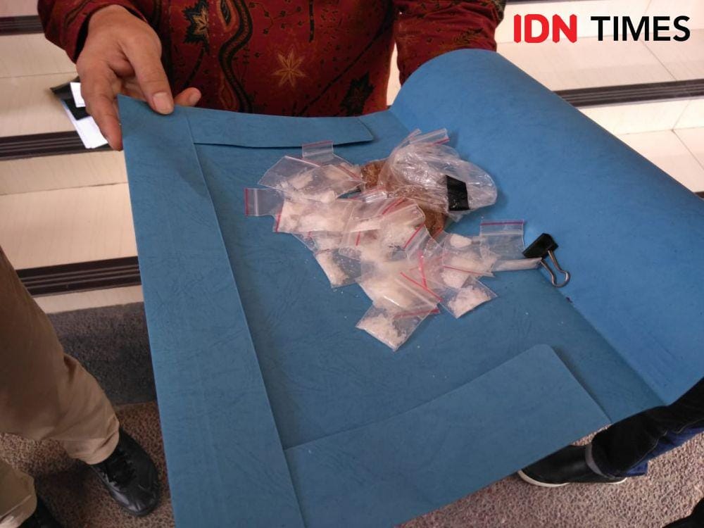 Ilustrasi narkoba. IDN Times/Debbie Sutrisno