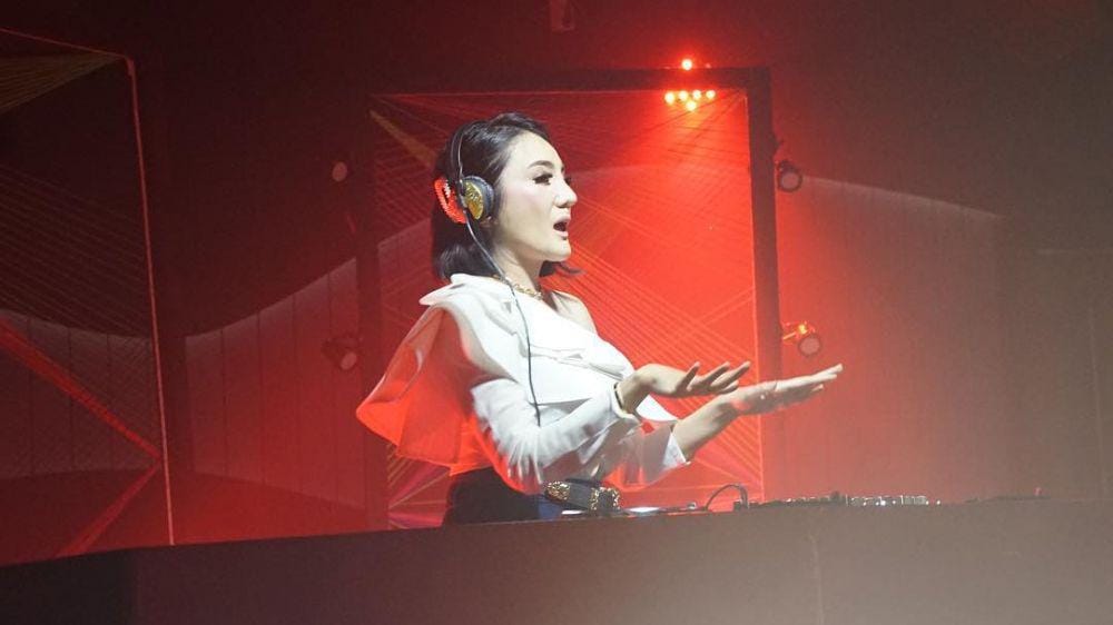 instagram.com/kikiamaliaworld