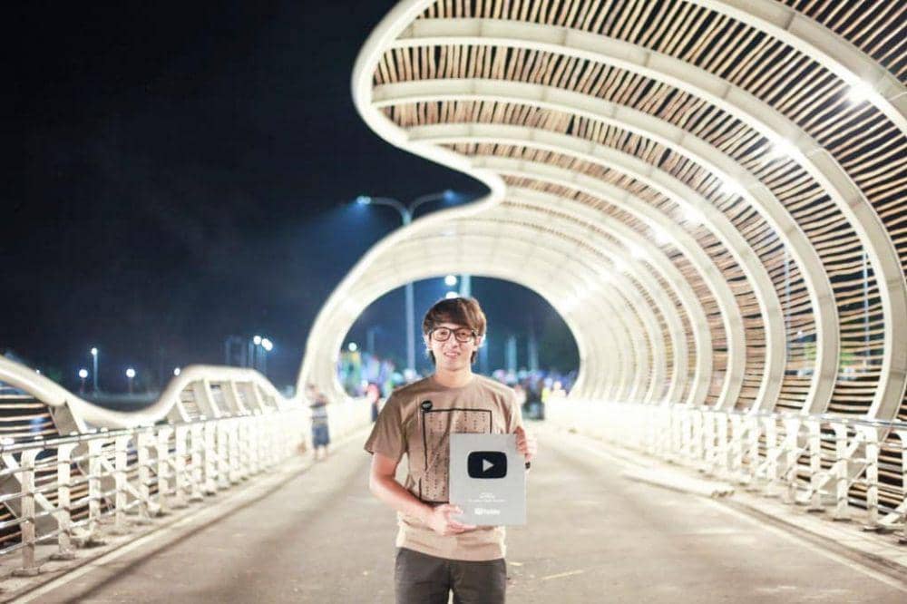 Instagram.com/ilux.id