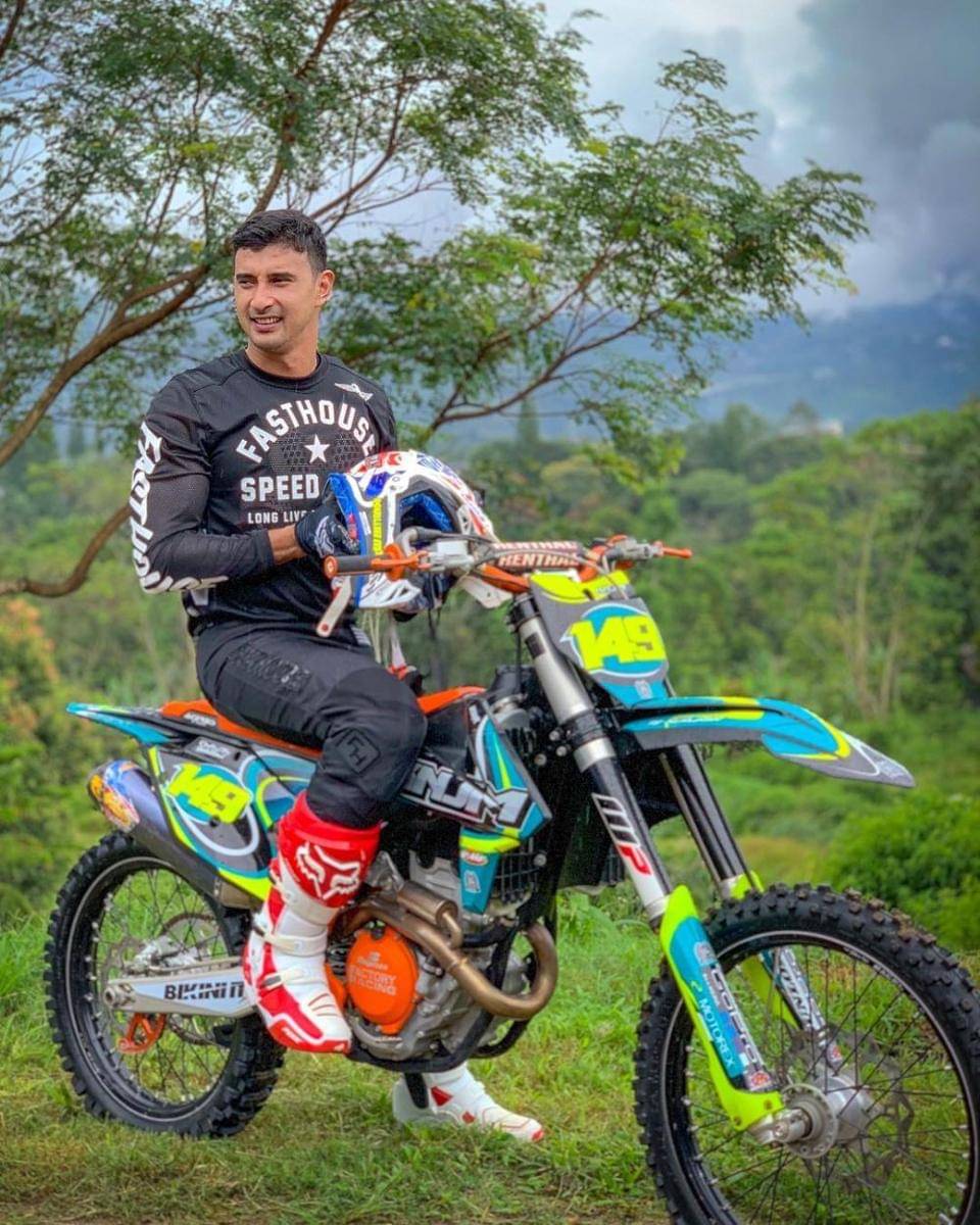 instagram.com/alisyakieb