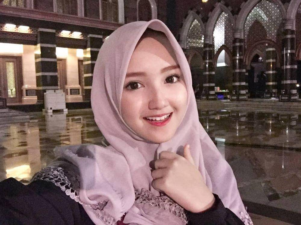 instagram.com/saybillaaa_