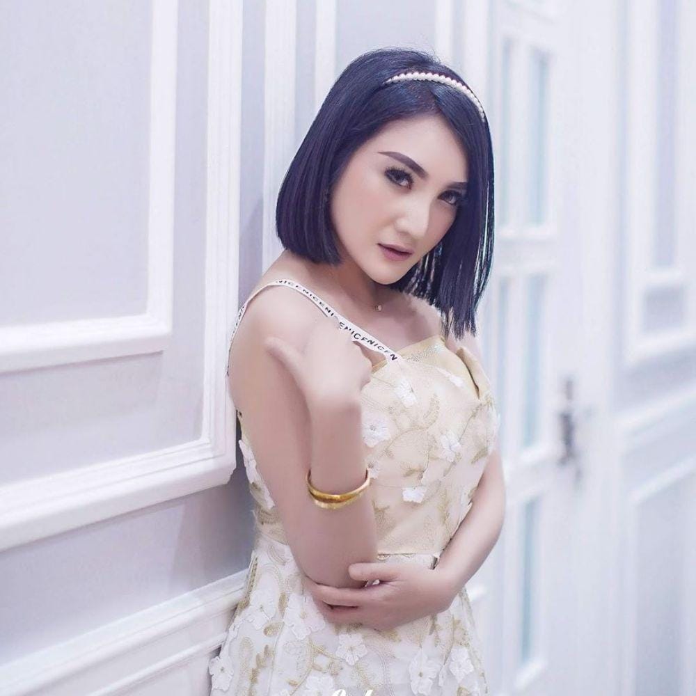 instagram.com/kikiamaliaworld