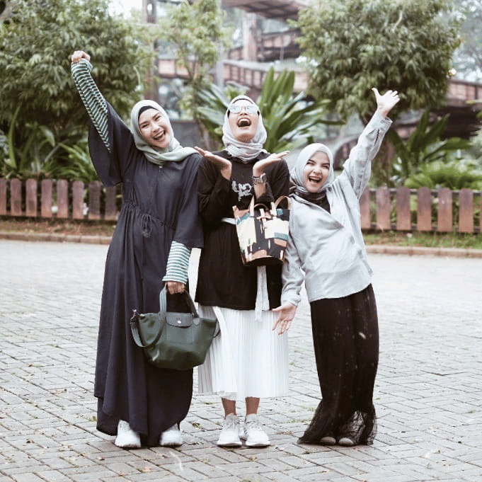 instagram.com/prilianurafrida