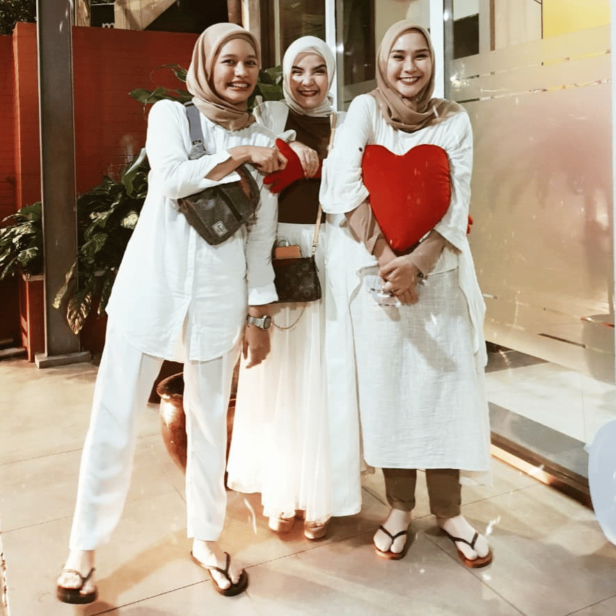 instagram.com/prilianurafrida