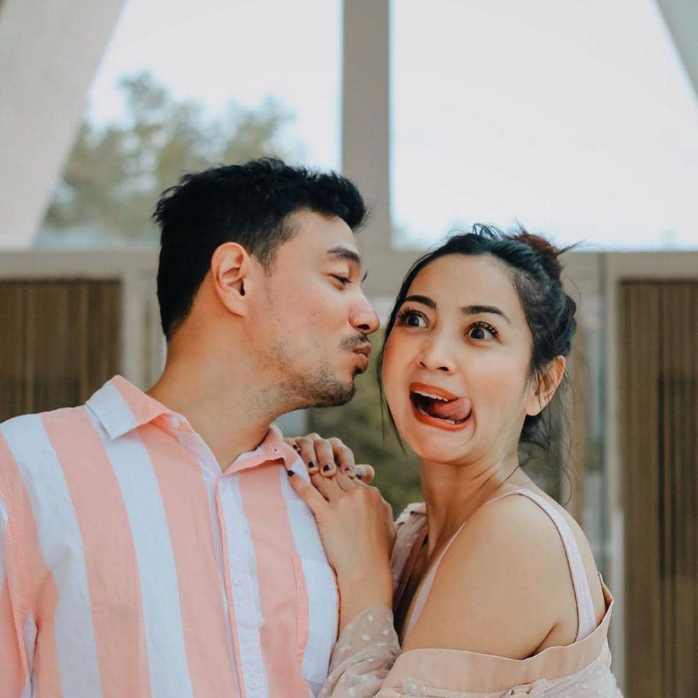 instagram.com/hestipurwadinata