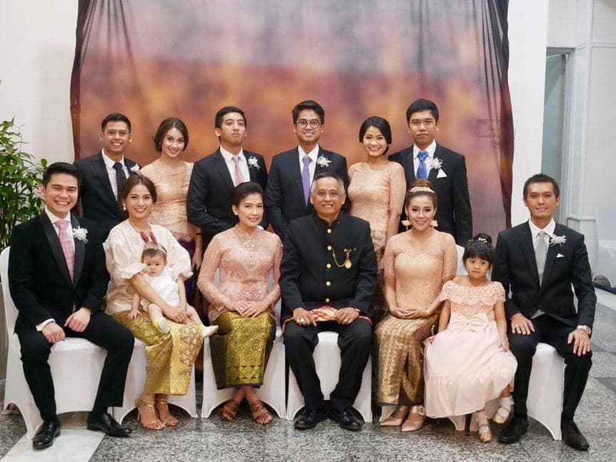 instagram.com/septriasaacha