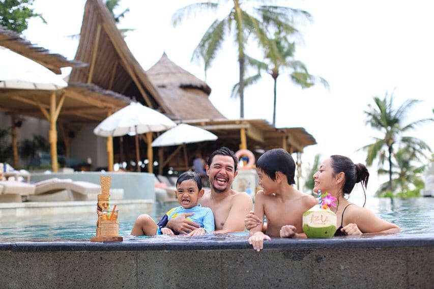 instagram.com/edoborne