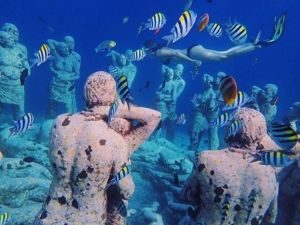 Instagram.com/helena.lng