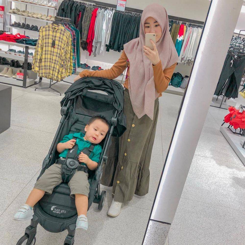 instagram.com/larissachou