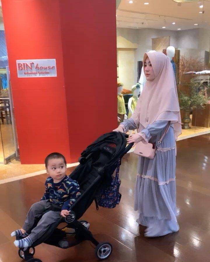 instagram.com/larissachou