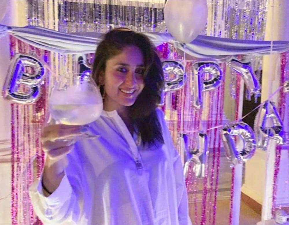 instagram.com/therealkareenakapoor