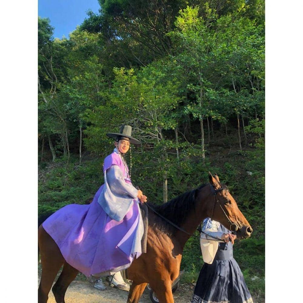 instagram.com/eunwo.o_c/