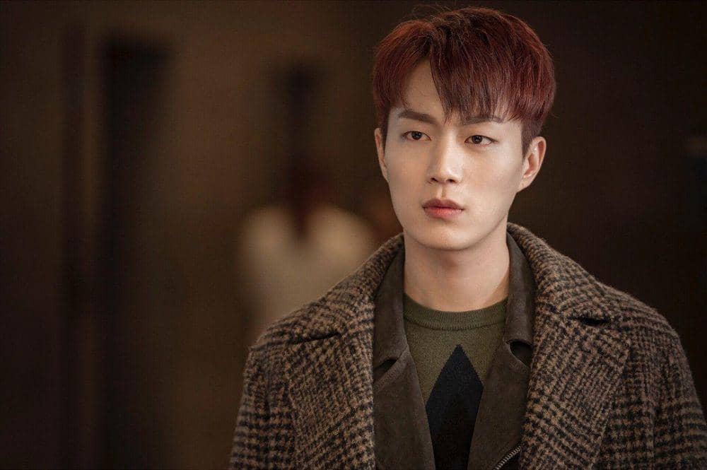 twitter.com/RedRosetteJ