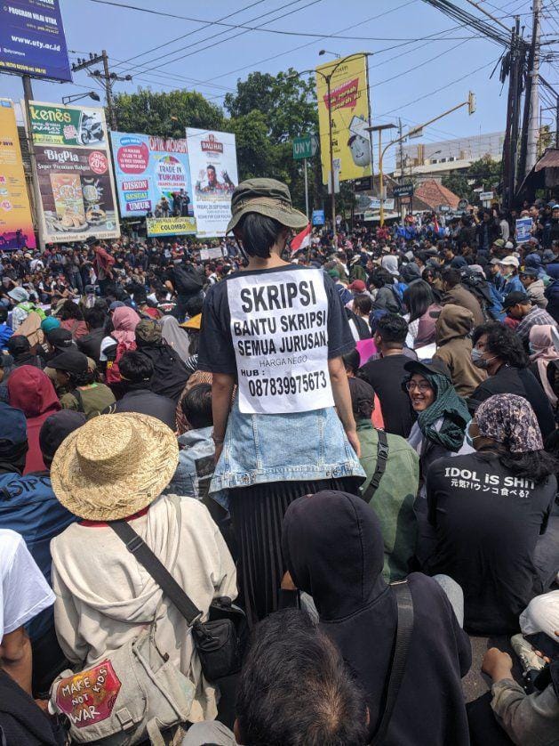 twitter.com/galihpandji