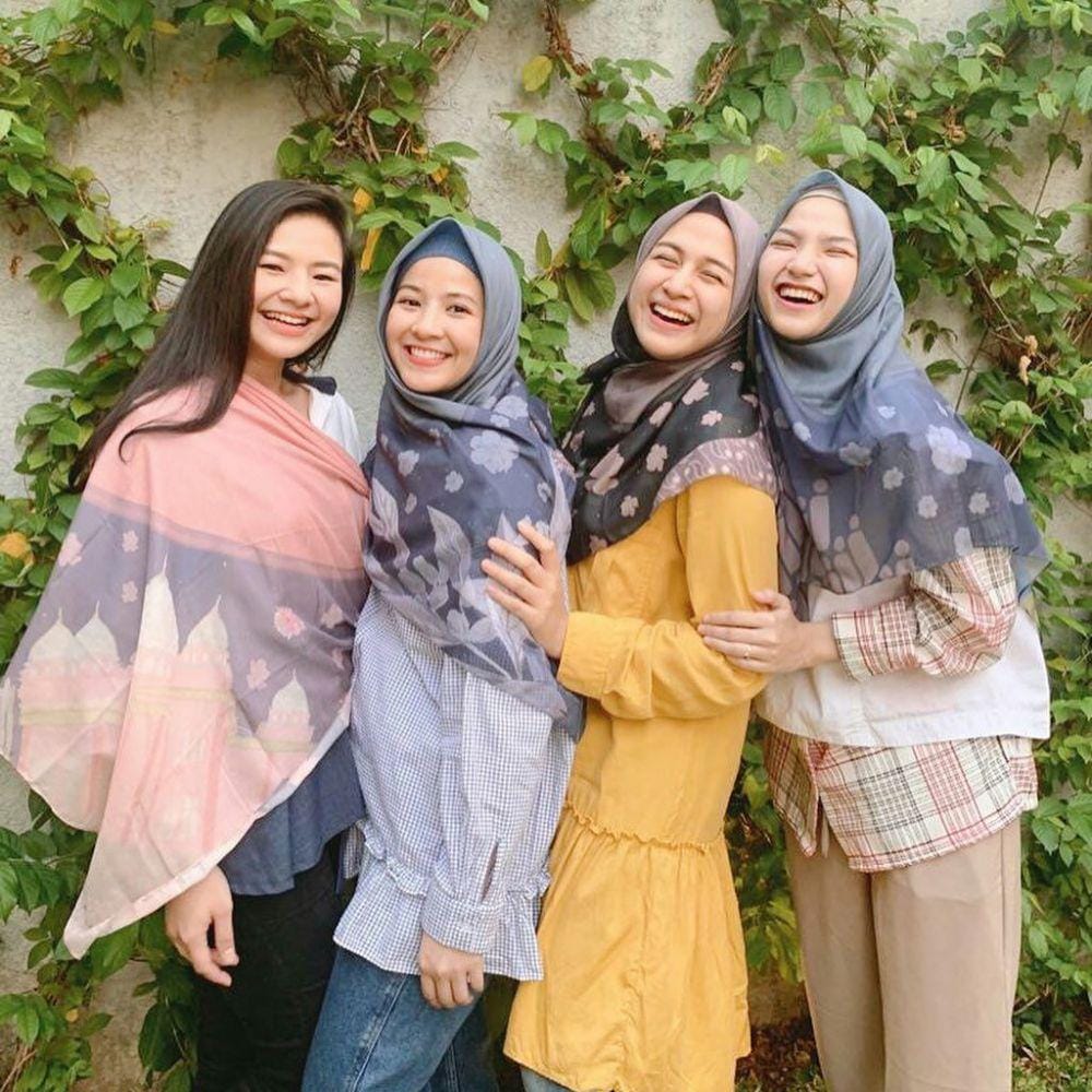 instagram.com/ninazatulini22