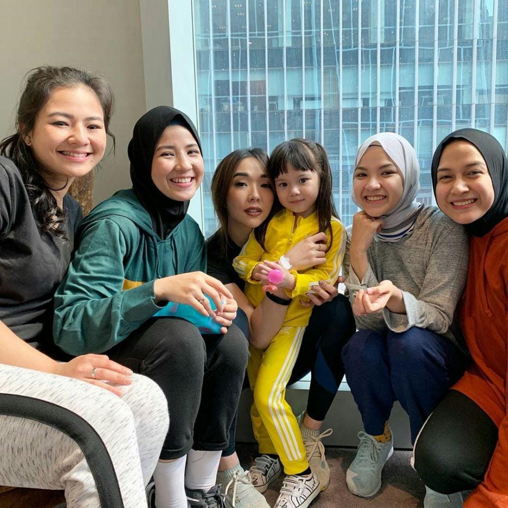 instagram.com/ninazatulini22