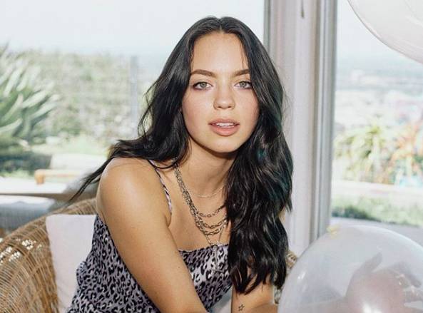 Instagram/claudiasulewski