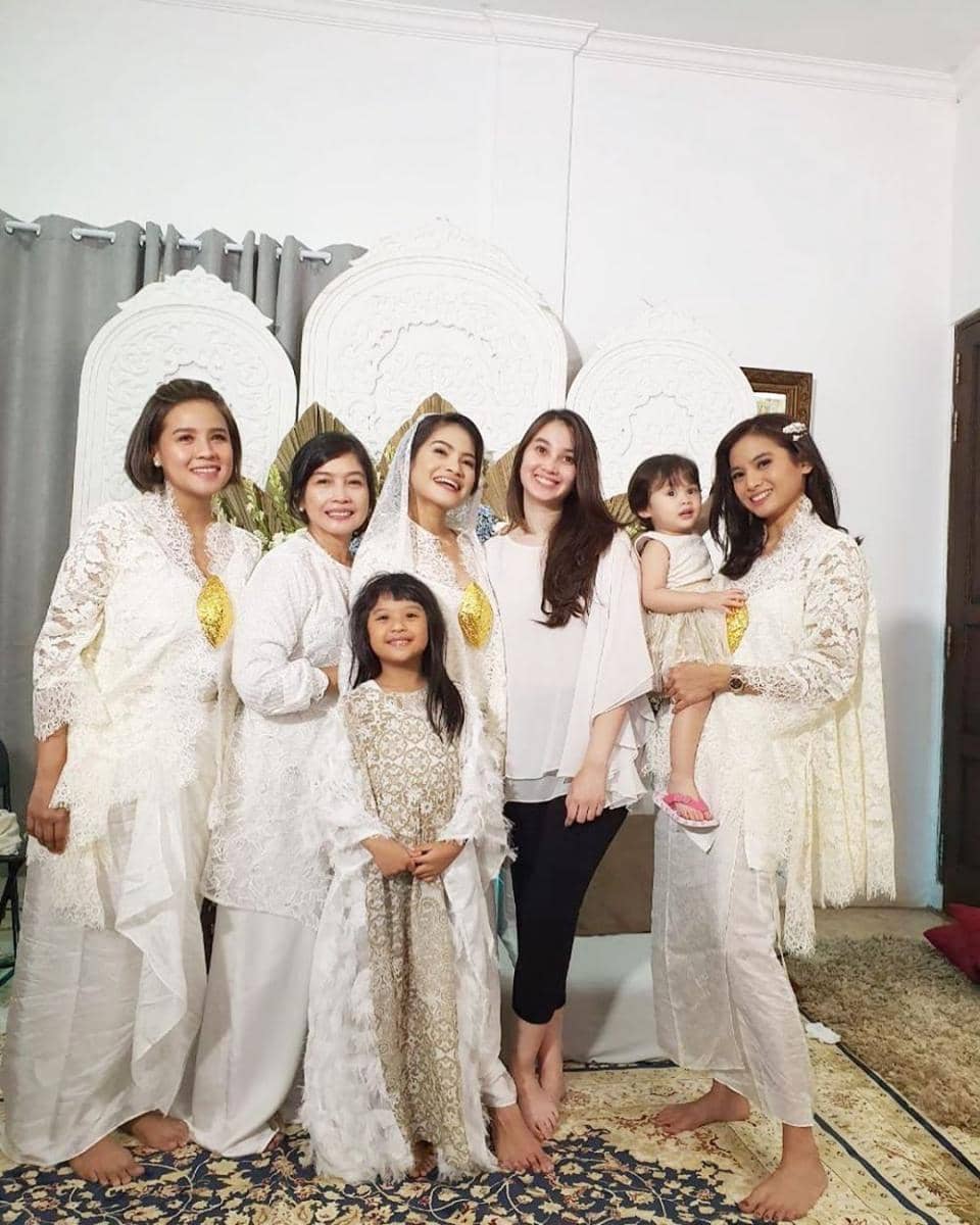 instagram.com/septriasaacha