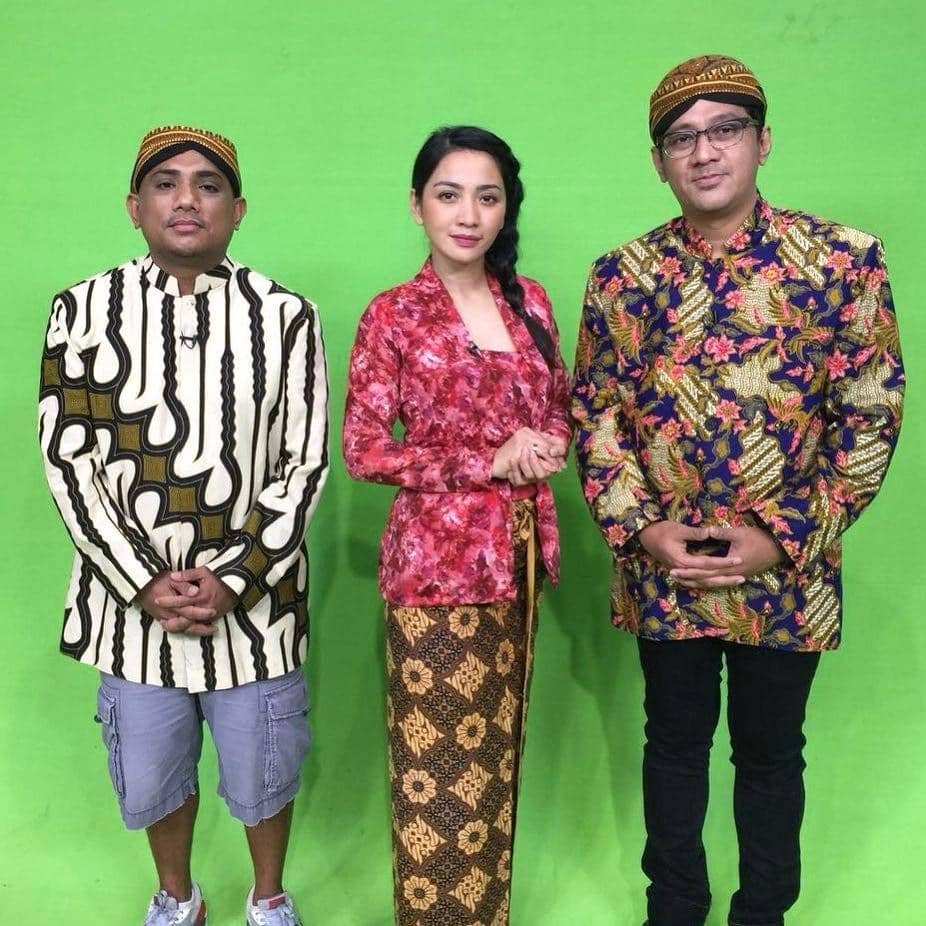 instagram.com/hestipurwadinata