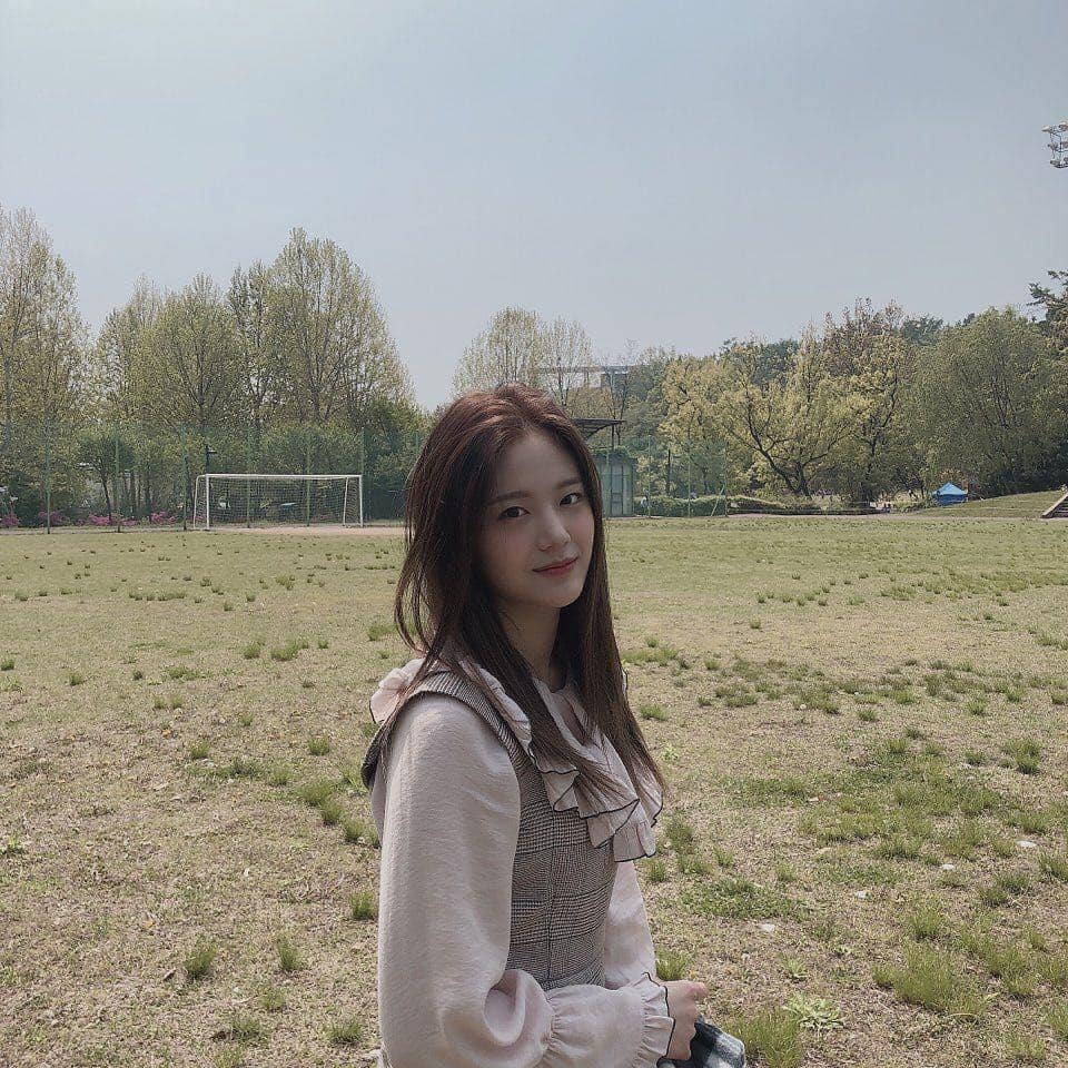 instagram.com/officialfromis_9