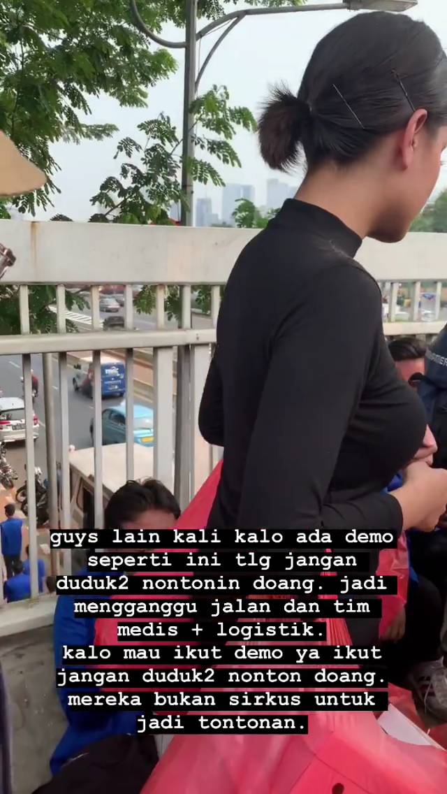 instagram.com/awkarin