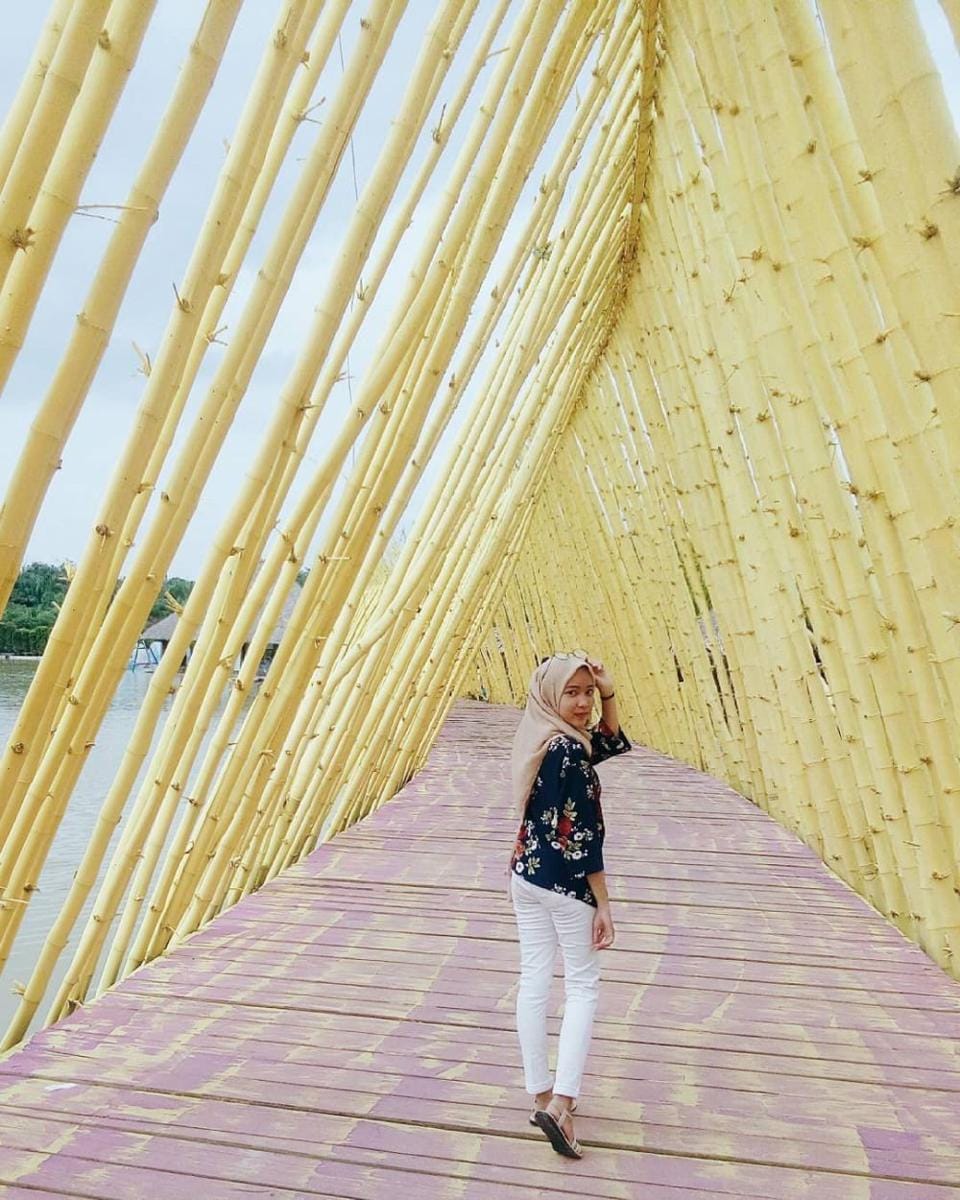 instagram.com/thiraoktyanii