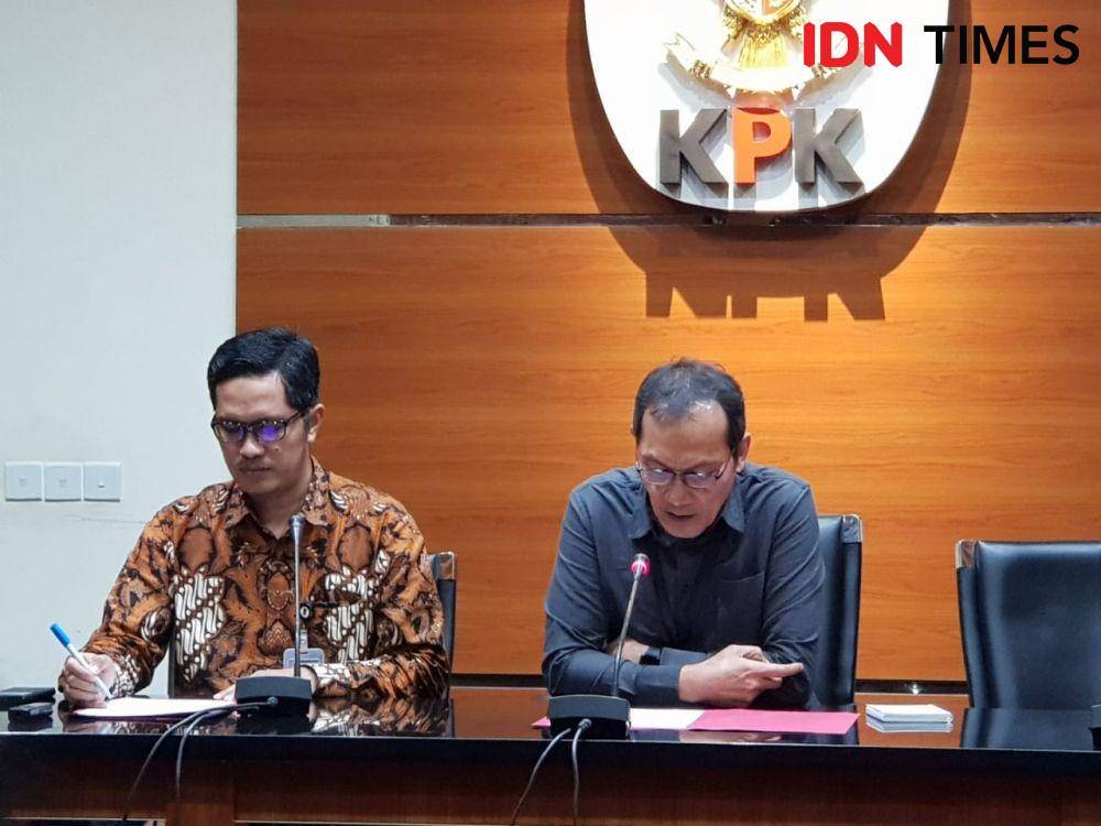 (Pimpinan KPK Saut Situmorang mengumumkan tersangka) IDN Times/Santi Dewi