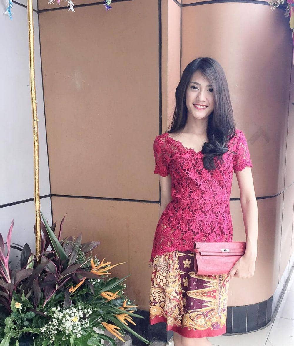 instagram.com/anissaaziza