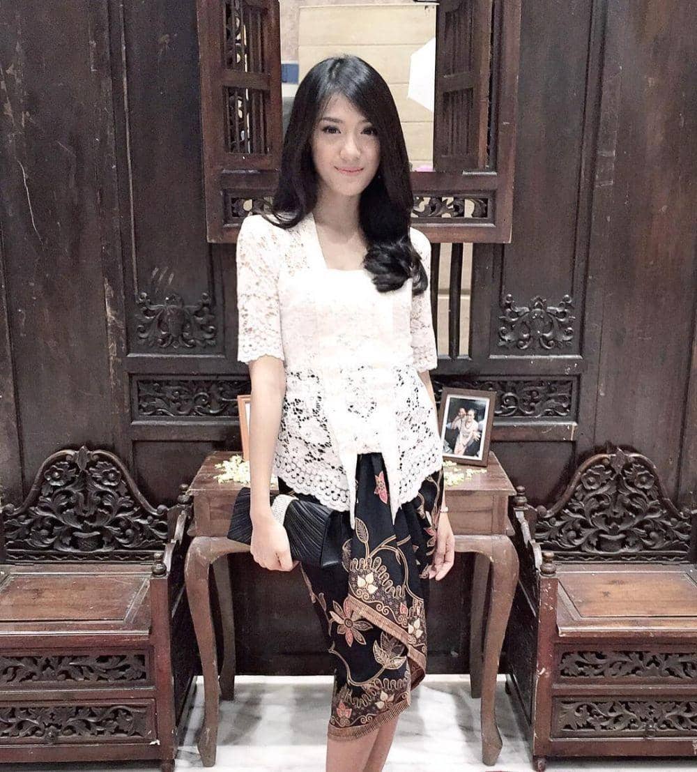 instagram.com/anissaaziza