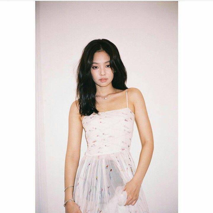 Instagram.com/jennierubyjane