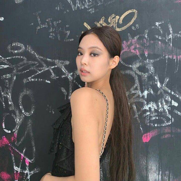 Instagram.com/jennierubyjane
