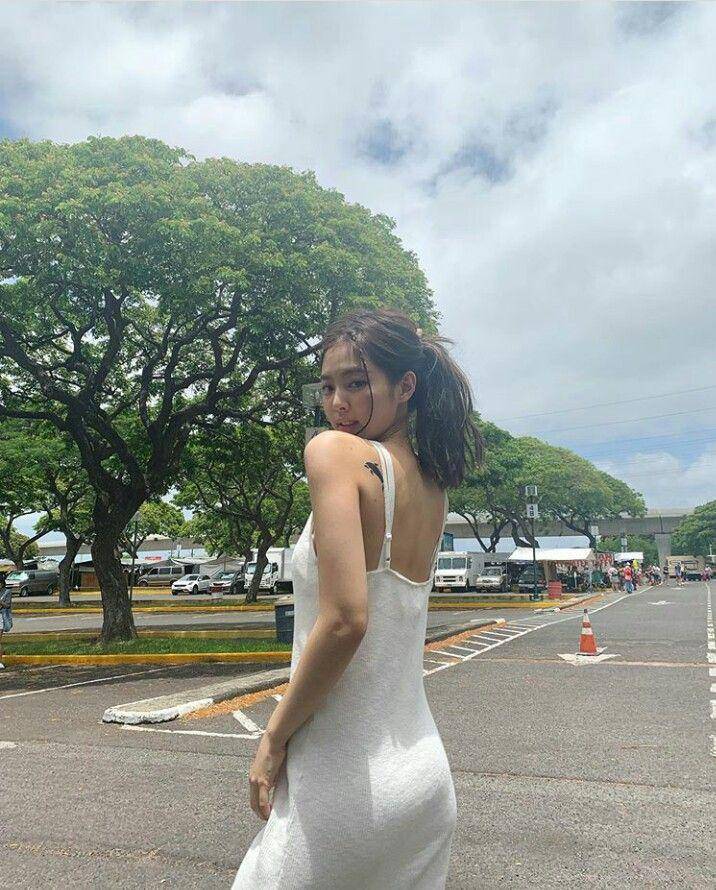 Instagram.com/jennierubyjane