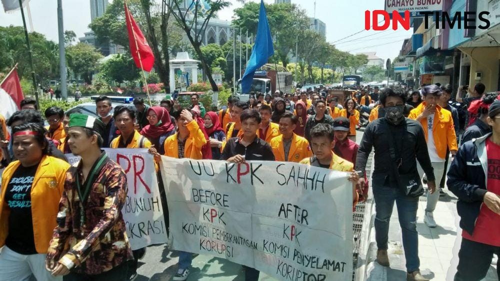 ilustrasi demonstrasi mahasiswa. IDN Times/Surya Aditya