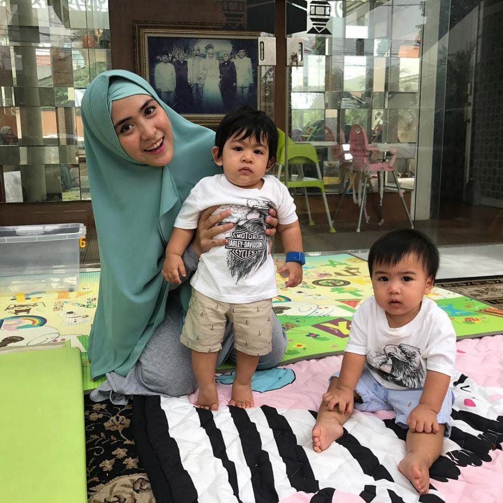 instagram.com/apriljasmine85