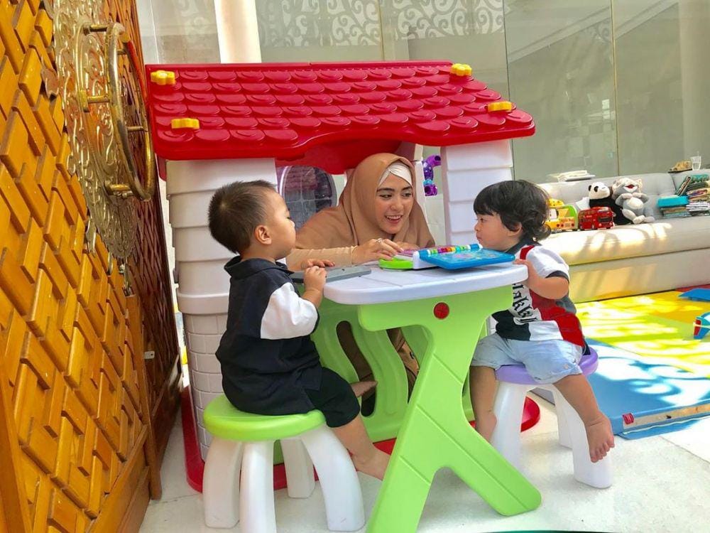 Instagram.com/apriljasmine85