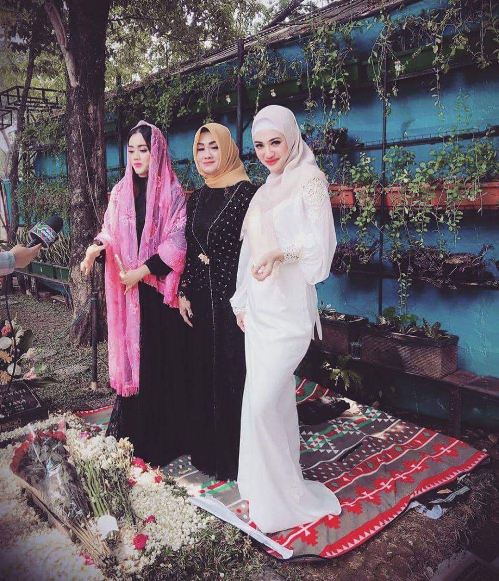 instagram.com/dellaperez