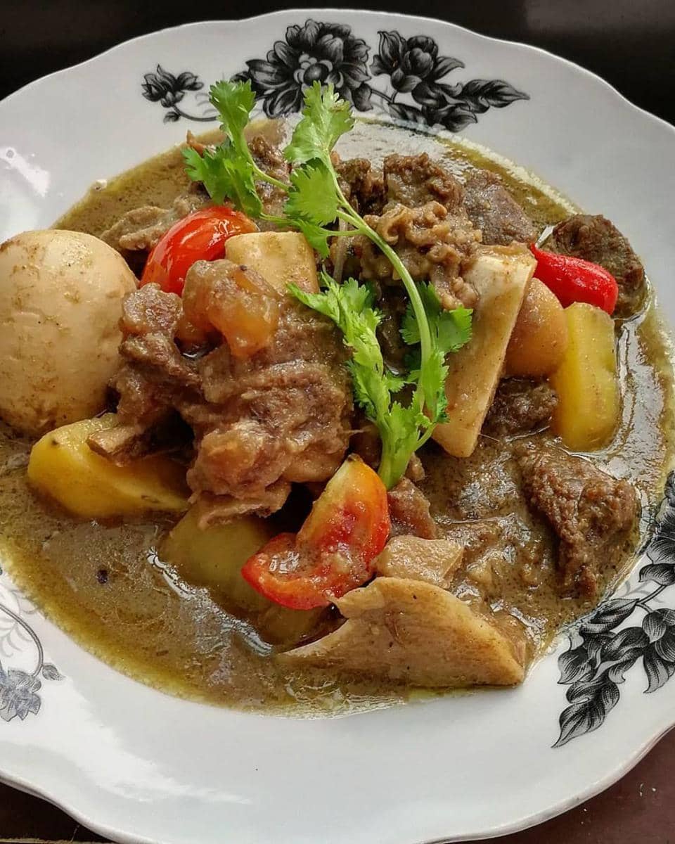 instagram.com/chombahar