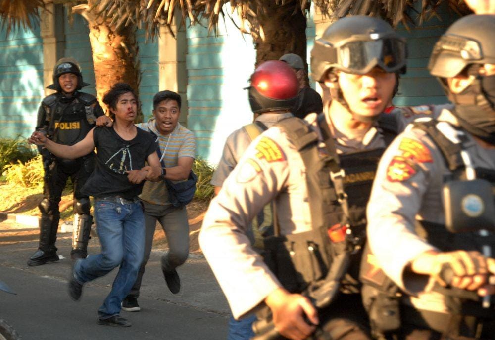 Ilustrasi penangkapan preman. (ANTARA FOTO/Abriawan Abhe)