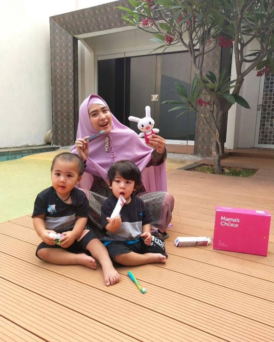 Instagram.com/apriljasmine85