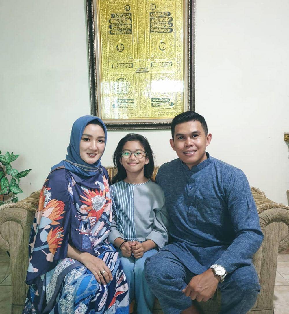 instagram.com/melly_mono