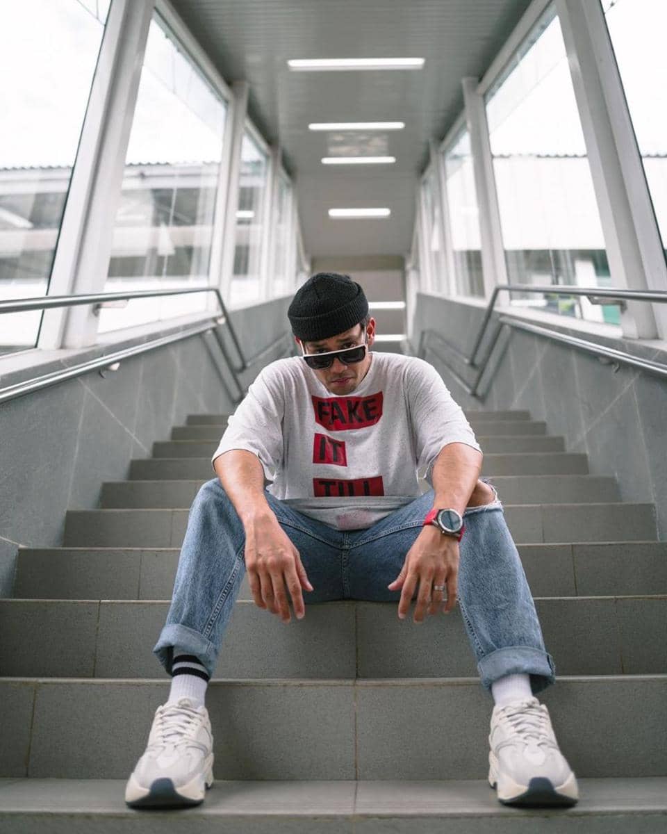 9 Potret Terkini Tarra Budiman dengan Gayanya yang Keren Abis!