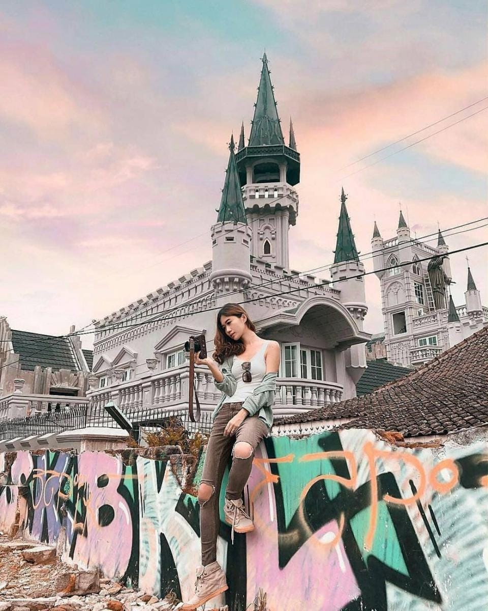 instagram.com/Wartatraveller.id