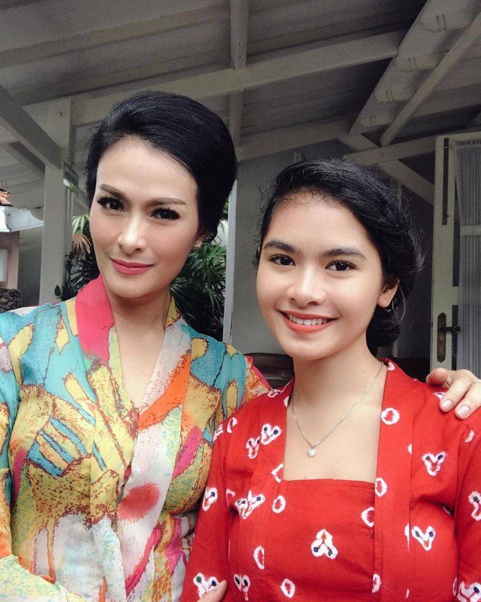 instagram.com/isdadahlia